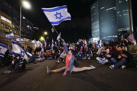 Israelis protest legal overhaul plans for 11th week